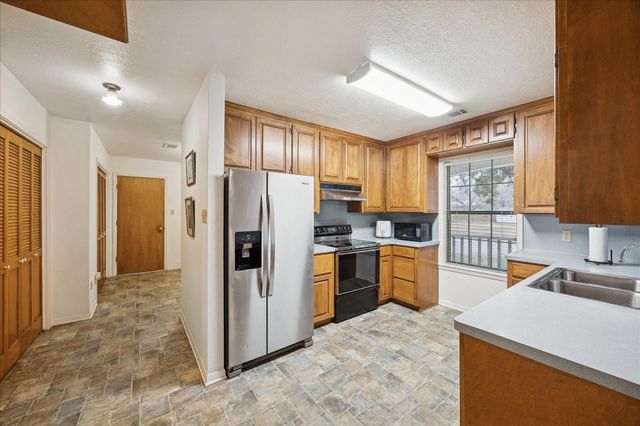 110 Wild Phlox Drive, Bellville, TX 77418