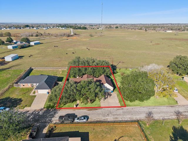 110 Wild Phlox Drive, Bellville, TX 77418