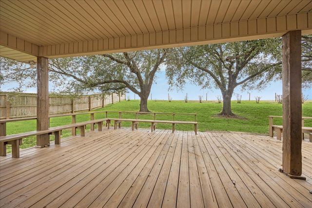 110 Wild Phlox Drive, Bellville, TX 77418