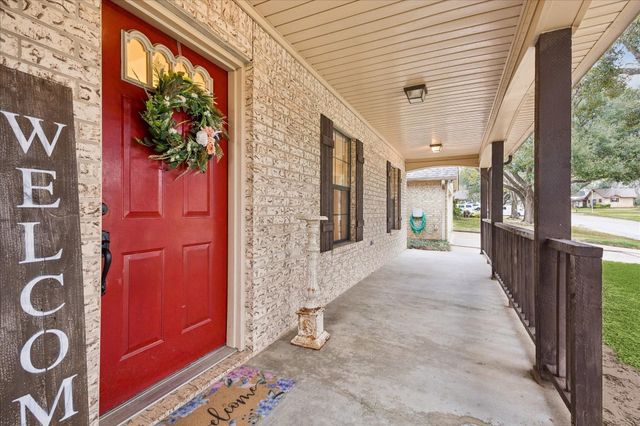 110 Wild Phlox Drive, Bellville, TX 77418