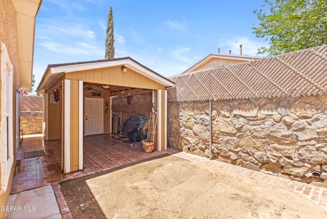 877 MONDEL PINE Place, El Paso, TX 79907