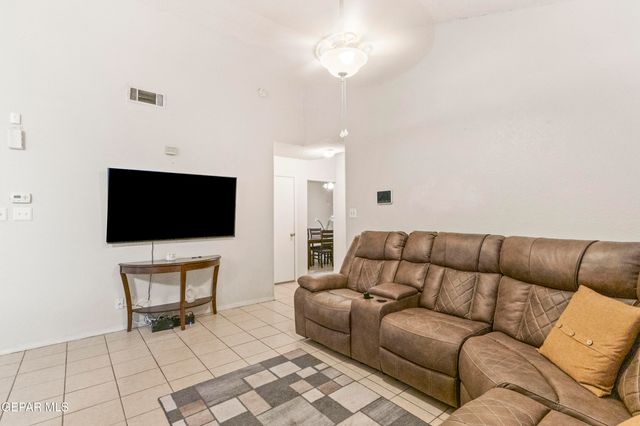 877 MONDEL PINE Place, El Paso, TX 79907