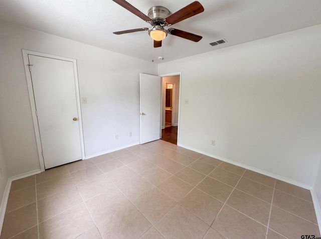 10740 Southern Trace Cir, Flint, TX 75762