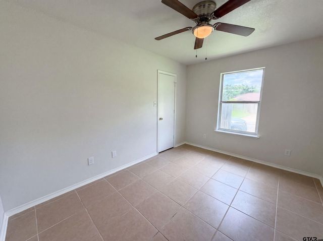 10740 Southern Trace Cir, Flint, TX 75762
