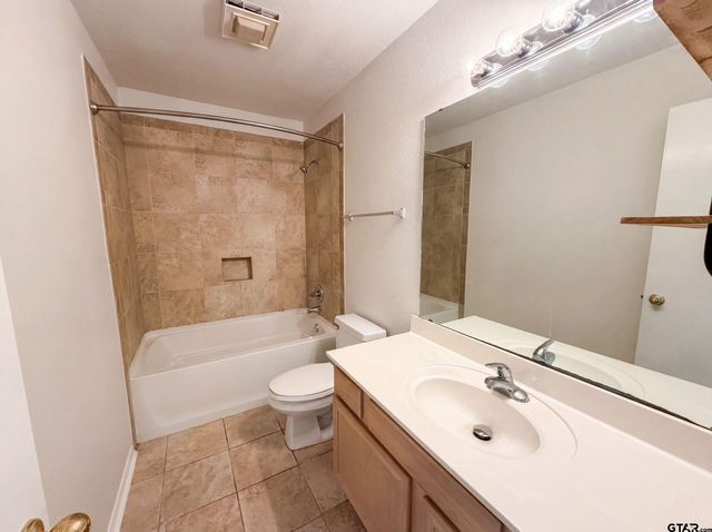 10740 Southern Trace Cir, Flint, TX 75762