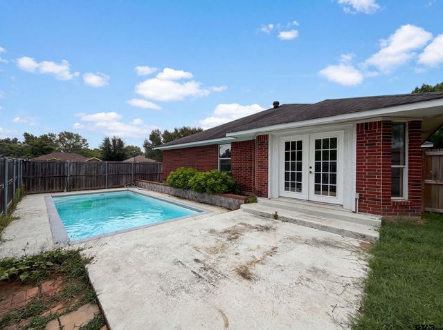 10740 Southern Trace Cir, Flint, TX 75762