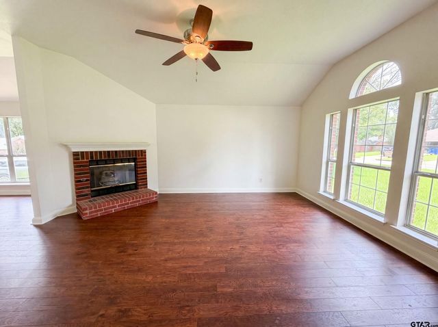 10740 Southern Trace Cir, Flint, TX 75762