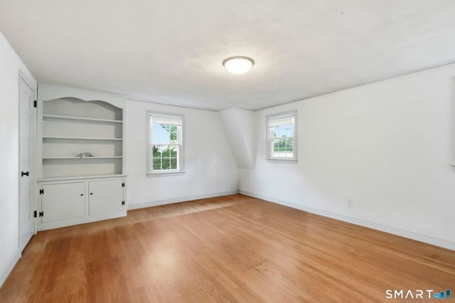 53 Woodridge Circle, West Hartford, CT 06107