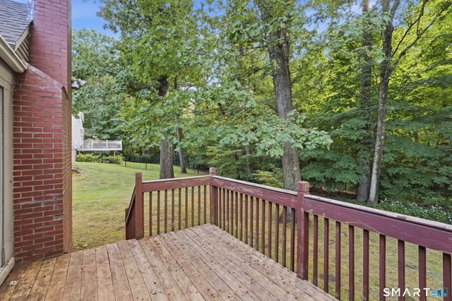 53 Woodridge Circle, West Hartford, CT 06107