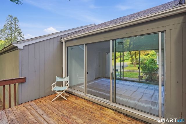 53 Woodridge Circle, West Hartford, CT 06107