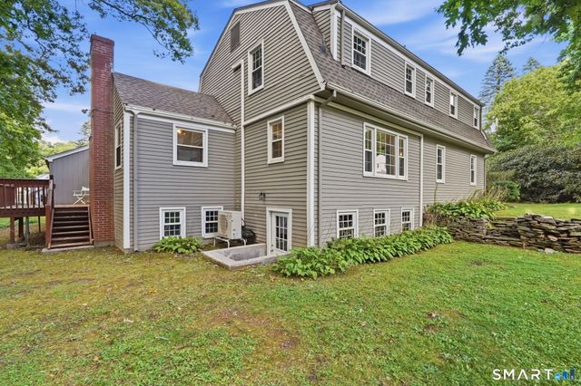 53 Woodridge Circle, West Hartford, CT 06107