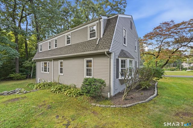 53 Woodridge Circle, West Hartford, CT 06107