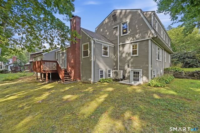 53 Woodridge Circle, West Hartford, CT 06107