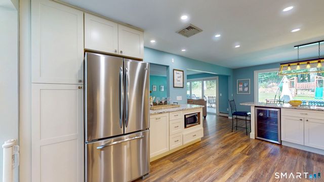 22 Canterbury Lane, Farmington, CT 06085
