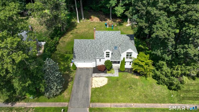 22 Canterbury Lane, Farmington, CT 06085