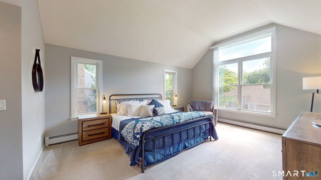 22 Canterbury Lane, Farmington, CT 06085