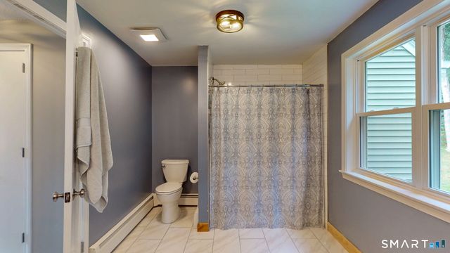 22 Canterbury Lane, Farmington, CT 06085