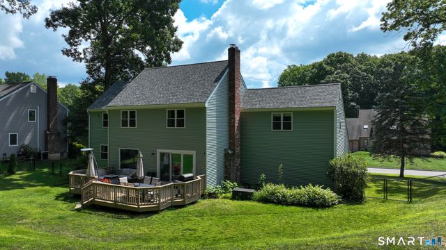 22 Canterbury Lane, Farmington, CT 06085