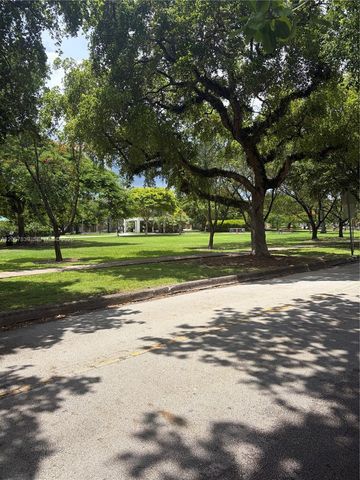 6625 Nervia St, Coral Gables, FL 33146