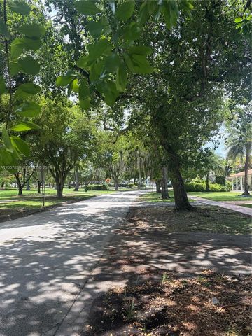 6625 Nervia St, Coral Gables, FL 33146