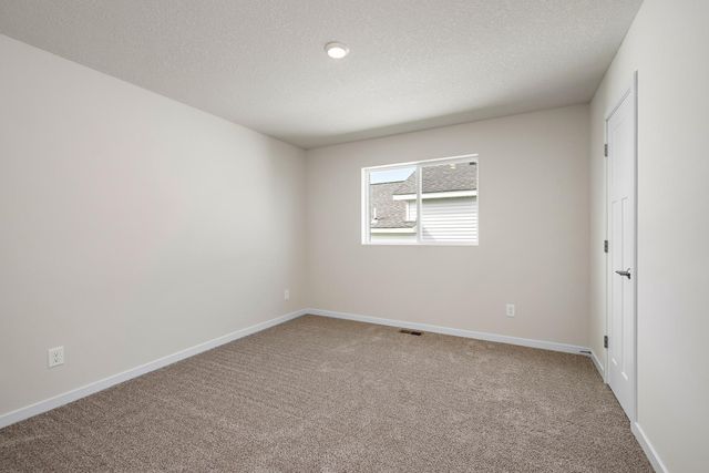 929 Spruce Street N, Cambridge, MN 55008