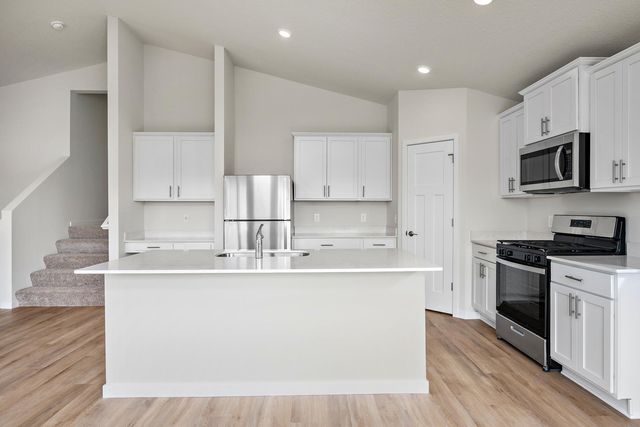 929 Spruce Street N, Cambridge, MN 55008