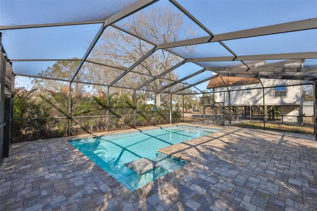 18711 RED BIRD LANE, Lithia, FL 33547