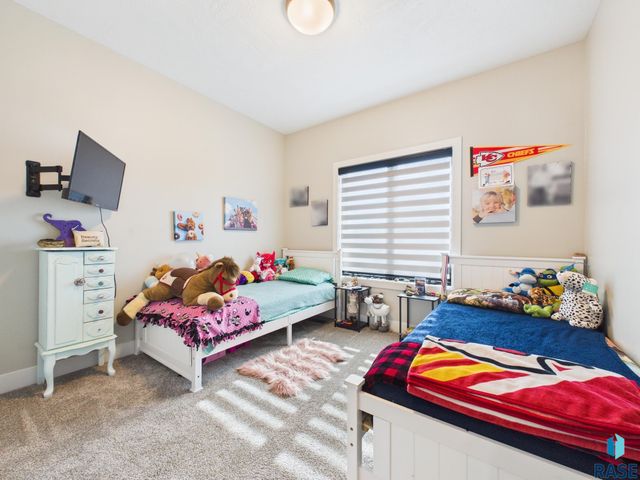 5408 E 64th St Street, Sioux Falls, SD 57108