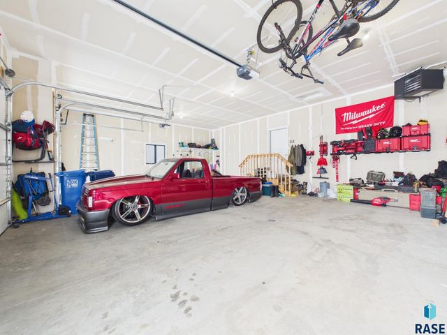 5408 E 64th St Street, Sioux Falls, SD 57108