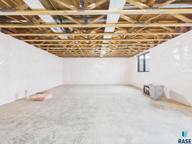 5408 E 64th St Street, Sioux Falls, SD 57108