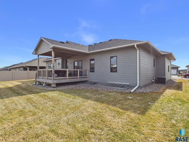 5408 E 64th St Street, Sioux Falls, SD 57108