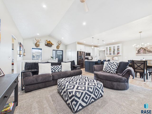 5408 E 64th St Street, Sioux Falls, SD 57108