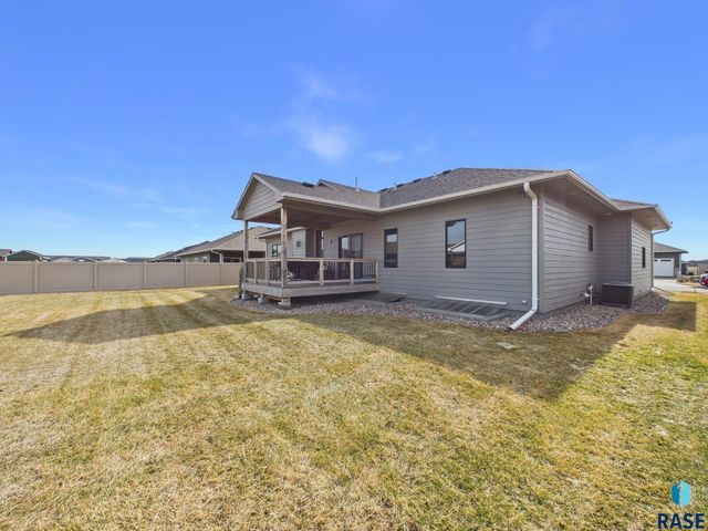 5408 E 64th St Street, Sioux Falls, SD 57108