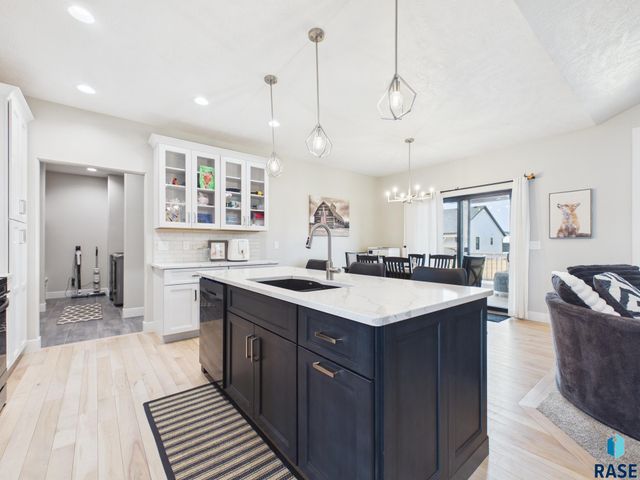 5408 E 64th St Street, Sioux Falls, SD 57108