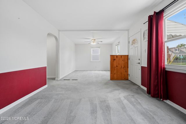 14 Vaughn Avenue, Spotswood, NJ 08884
