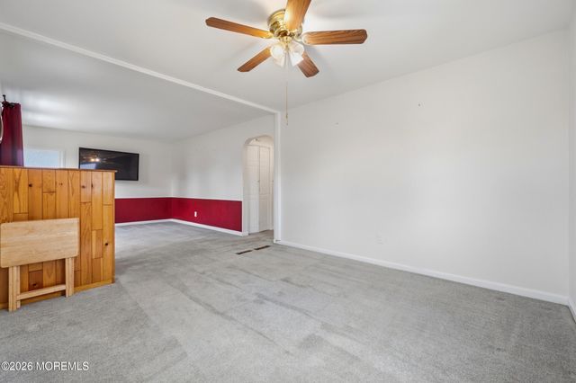 14 Vaughn Avenue, Spotswood, NJ 08884