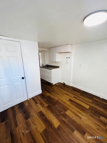 1295 East Main Street 1A, Waterbury, CT 06705