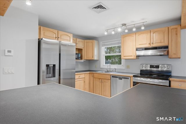 13 Mark Trail, Groton, CT 06340
