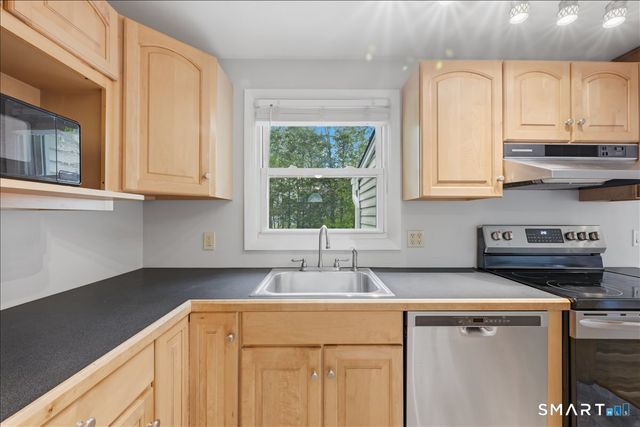 13 Mark Trail, Groton, CT 06340