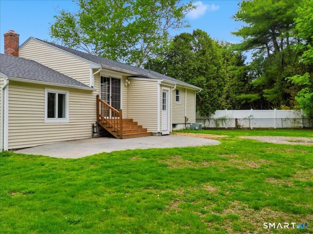 13 Mark Trail, Groton, CT 06340