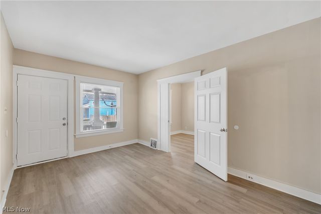 3011 Bradwell Avenue, Cleveland, OH 44109