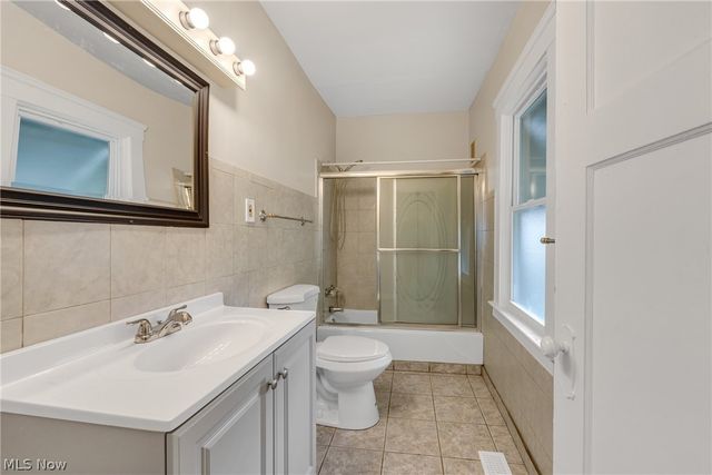 3011 Bradwell Avenue, Cleveland, OH 44109