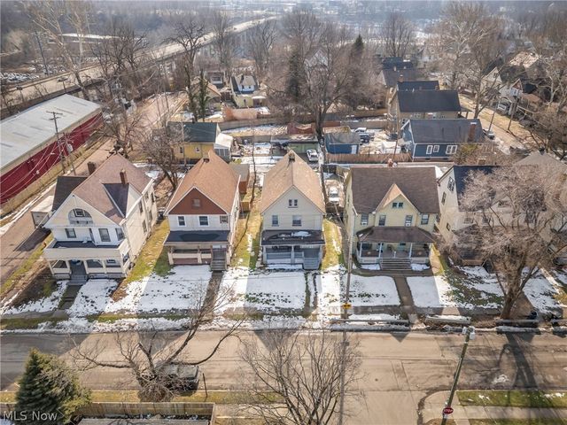 3011 Bradwell Avenue, Cleveland, OH 44109