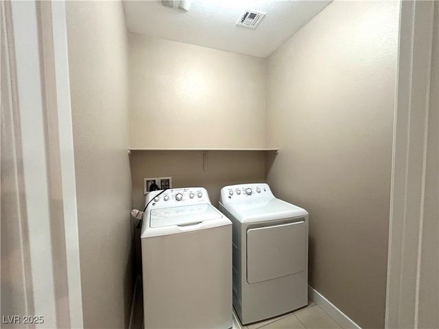 10232 Glacier Pool Street, Las Vegas, NV 89178