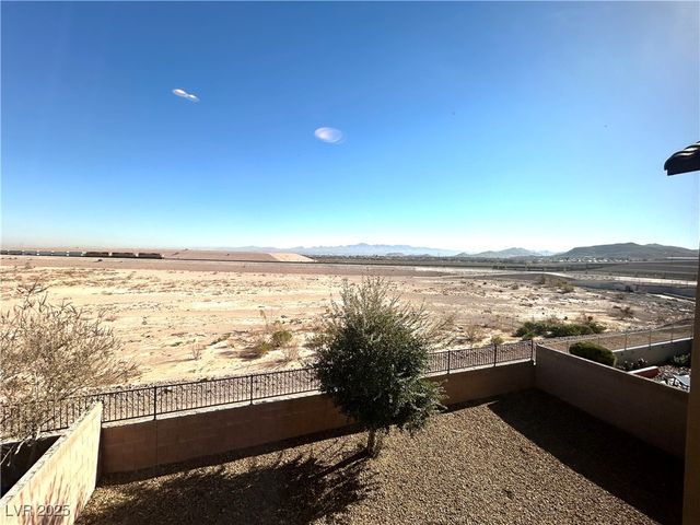 10232 Glacier Pool Street, Las Vegas, NV 89178