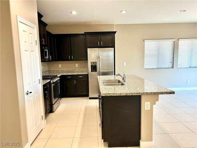 10232 Glacier Pool Street, Las Vegas, NV 89178