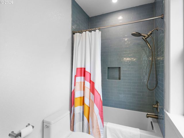 45 AQUINAS St, Lake Oswego, OR 97035