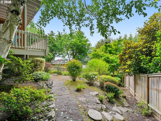 45 AQUINAS St, Lake Oswego, OR 97035