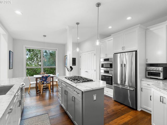 45 AQUINAS St, Lake Oswego, OR 97035