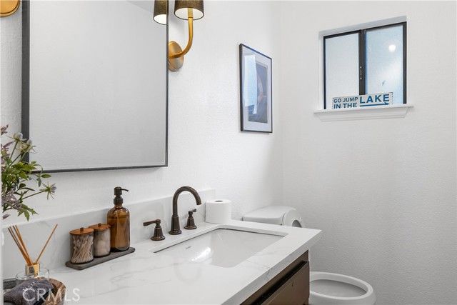 290 Davos Drive, Crestline, CA 92325